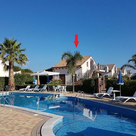 Mansarda Con Vista Piscina Campofelice Di Roccella Exterior foto